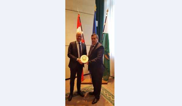 رئيس بلدية بيت لحم يشارك في ندوة في ألمانيا تحت عنوان "مدن في حرب، مدن من أجل السلام "