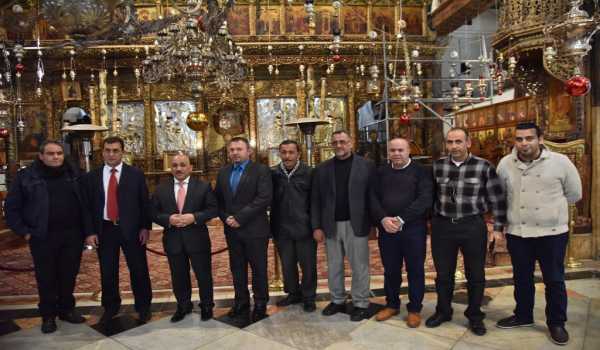 نائب رئيس بلدية بيت لحم يستقبل وزير الأشغال العامة والاسكان في دار البلدية