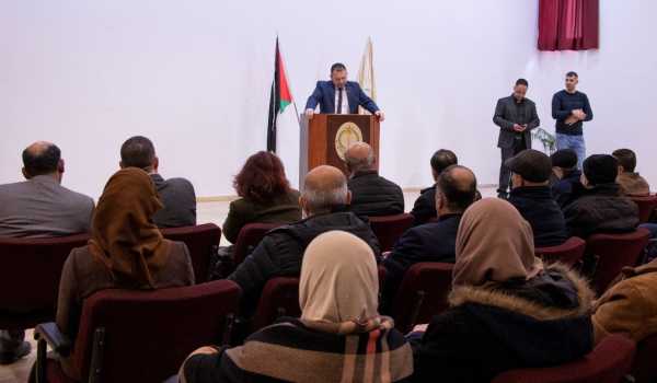 حنانيا يشارك في حفل اختتام دورة الفسيفساء الأولى تحت شعار " صم يصنعون الجمال " في مركز السلام بيت لحم