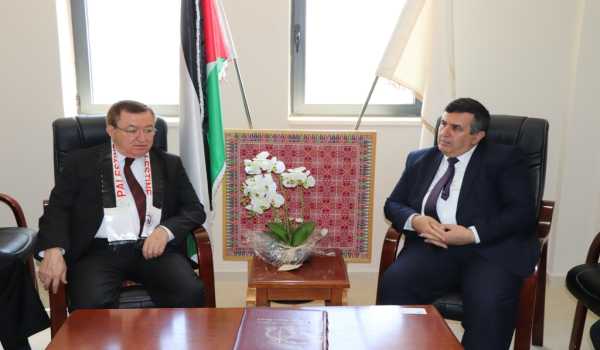 سلمان يستقبل أمين عام منظمة  UCLG-MEWA في دار البلدية