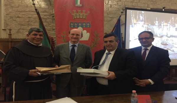 بلديتا بيت لحم وجوبيو الإيطالية توقعان على إتفاقية صداقة