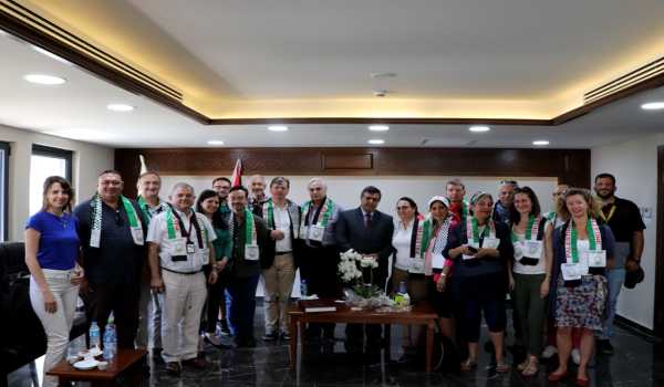 سلمان يستقبل وفداً فرنسياً وينقل لهم واقع بيت لحم وأهم التحديات