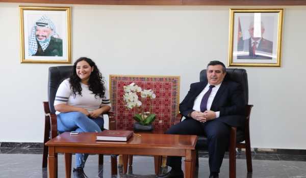 رئيس بلدية بيت لحم يستقبل وفداً من كاريتاس اسبانيا وكاريتاس القدس