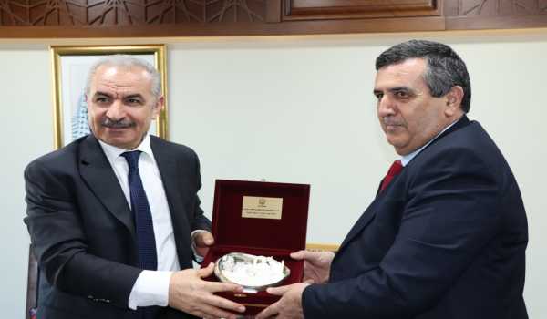 رئيس الوزراء في زيارة لبلدية بيت لحم ومناقشة لمواضيع هامة مع رئيس البلدية