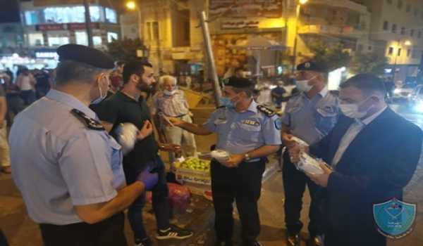 من خلال حملة مشتركة شرطة محافظة بيت لحم وبلدية بيت لحم تؤكدان على الإلتزام بإجراءات السلامة العامة بوقفة عيد الأضحى 