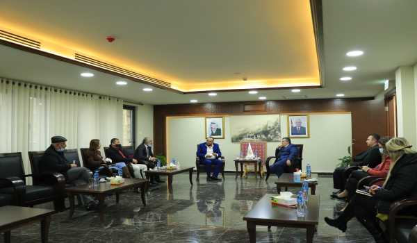 اجتمع رئيس بلدية بيت لحم المحامي أنطون سلمان مع الدكتور عاطف أبو سيف وزير الثقافة لبحث مشروع بيت لحم عاصمة الثقافة العربية