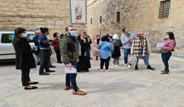 عقد اول ورشة عمل بعنوان "التصميم بوجهة مغايرة" والتي تستمر لمدة شهر