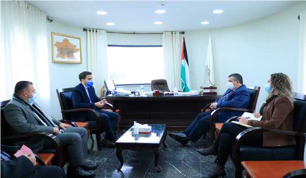 سلمان يبحث مع ممثل هنغاريا سُبل تعزيز الدعم الهنغاري للقطاع التعليمي والصحي في بيت لحم