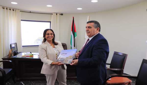 رئيس بلدية بيت لحم ومديرة مكتب اليونسيكو في رام الله يُناقشان آخر تطورات أعمال تأهيل مشروع متحف الرواية ويبحثان سُبل التعاون المُشترك