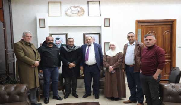 زيارة عضو المجلس البلدي لدار بلدية الخليل للإطلاع على تجربة بلدية الخليل في في مجال التحكم الذكي بالإشارات الضوئية